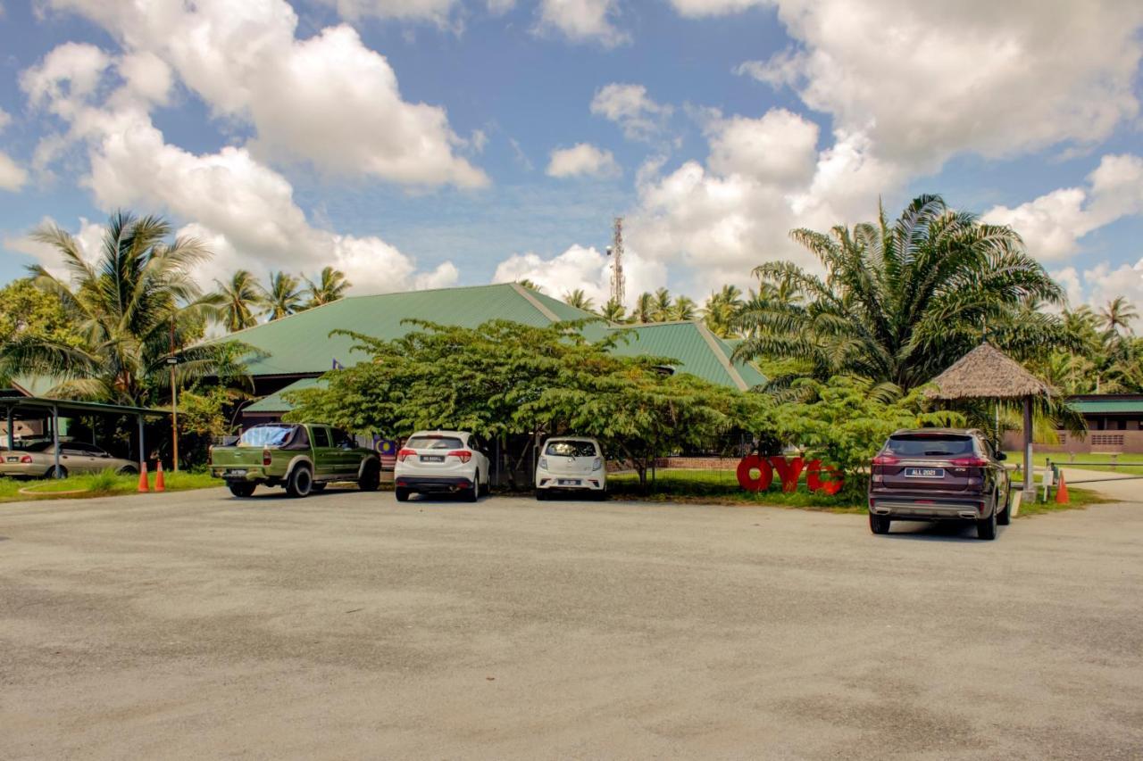 Super Oyo 89896 Sedili Inn Resort Kota Tinggi Exterior photo